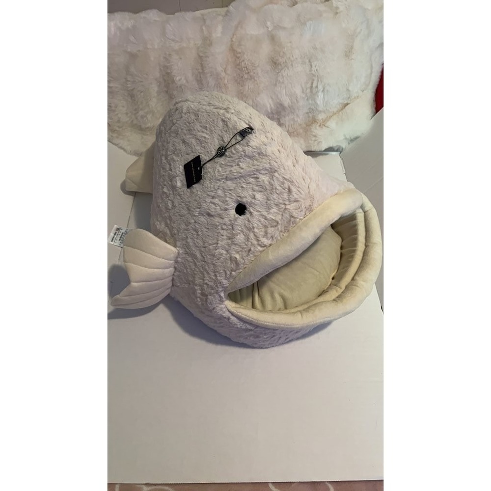 Nandog Pet Gear Whale Shaped Pet Bed